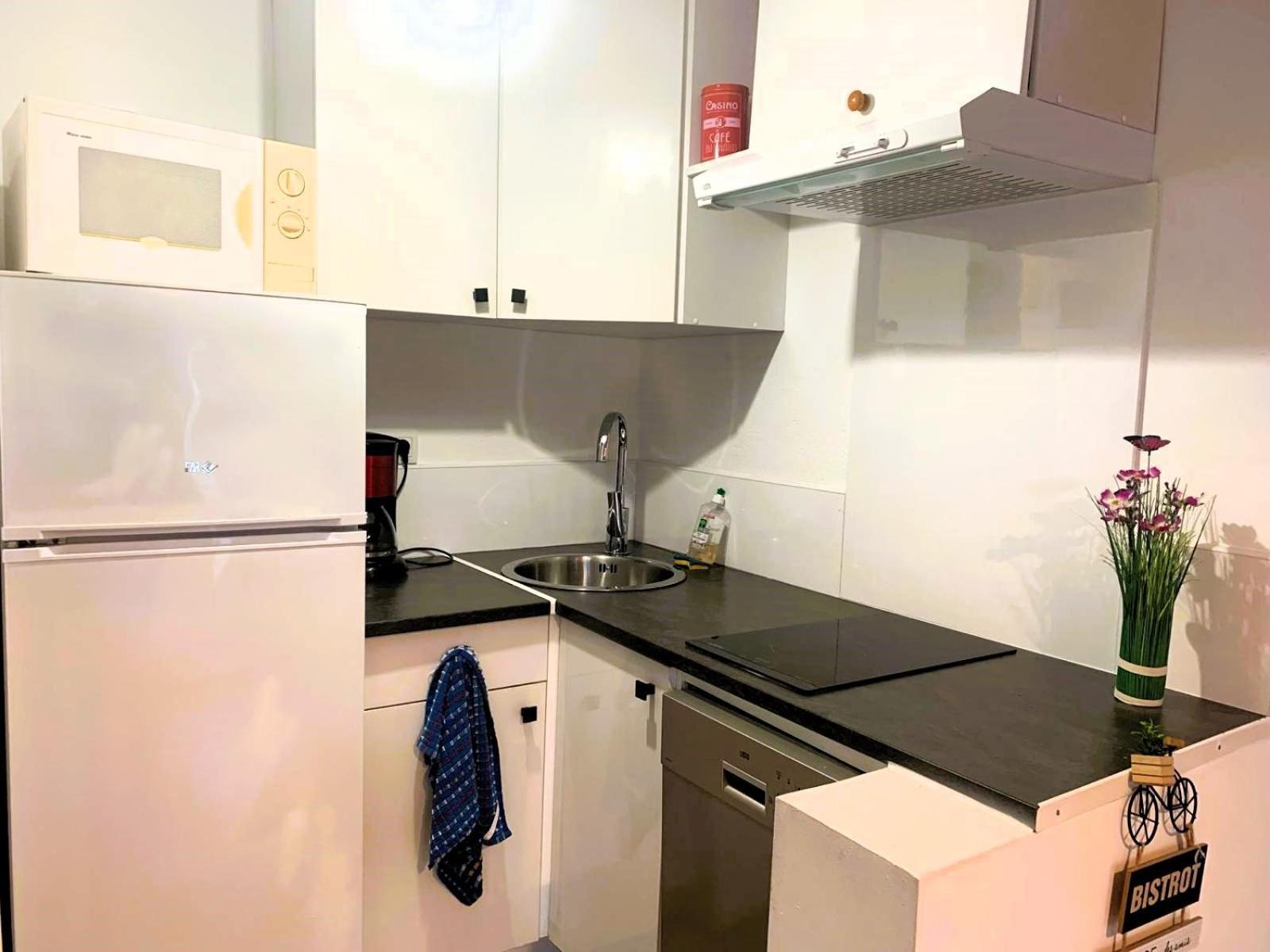Reve D'Azur En Bord De Mer A La Nartelle Avec Piscine Dans La Residence, Terrasse, Bbq, 2 Chambres 2 Sdb Logement De 35M2 Draps Inclus Sainte-Maxime Exterior foto