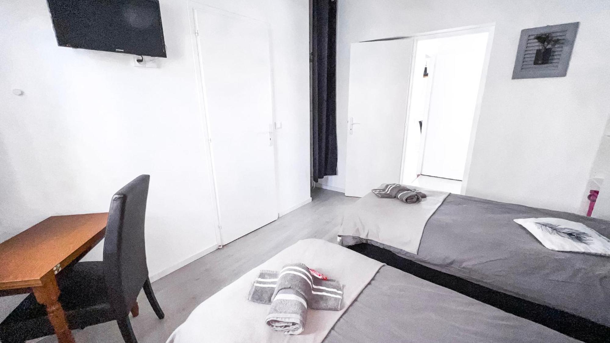 Reve D'Azur En Bord De Mer A La Nartelle Avec Piscine Dans La Residence, Terrasse, Bbq, 2 Chambres 2 Sdb Logement De 35M2 Draps Inclus Sainte-Maxime Exterior foto