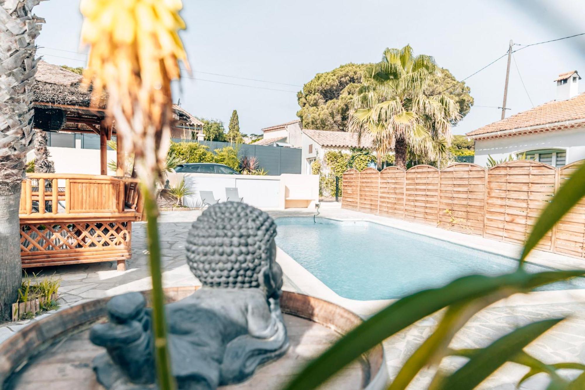 Reve D'Azur En Bord De Mer A La Nartelle Avec Piscine Dans La Residence, Terrasse, Bbq, 2 Chambres 2 Sdb Logement De 35M2 Draps Inclus Sainte-Maxime Exterior foto